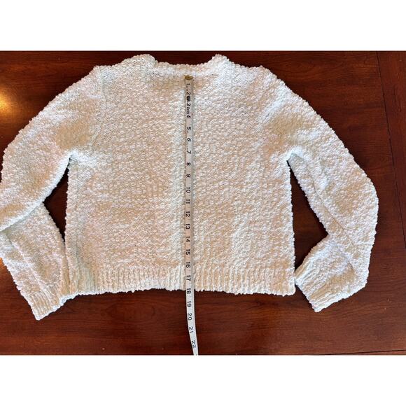 Tahari White Sweater Cardigan Size M Boucle Knit Gold Buttons Preppy NWT - Picture 5 of 6